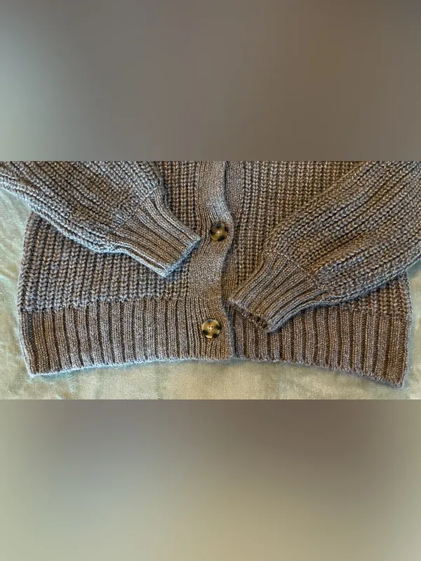 GAP Women’s Size Medium Tall Gray Chunky Knit Button-Up Cardigan - Image 5