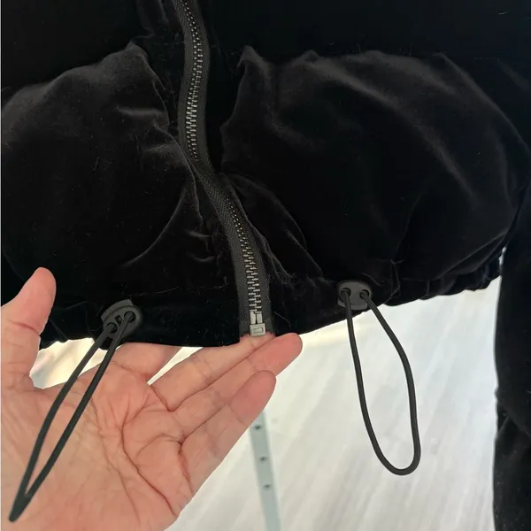Edikted Black Velvet Puffer Jacket - Image 4