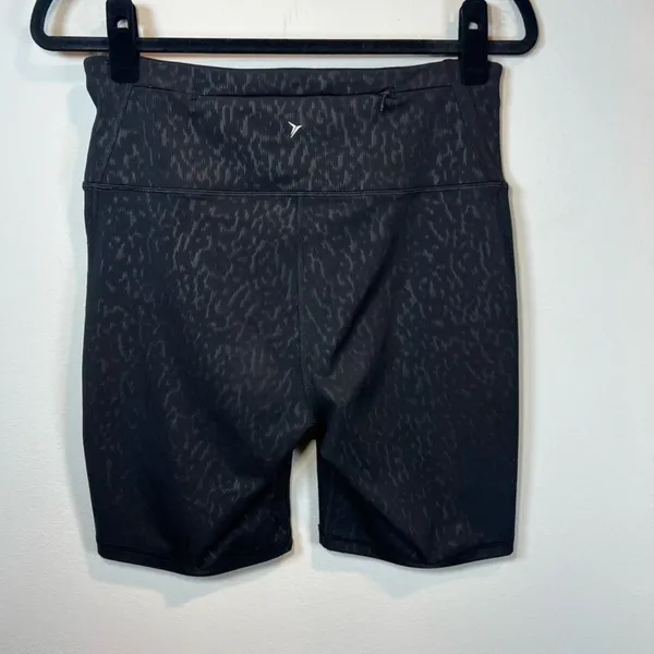 Old Navy Active Go-Dry Athletic Bike Shorts Black Cheetah Print Pocket Tie Large - Image 4