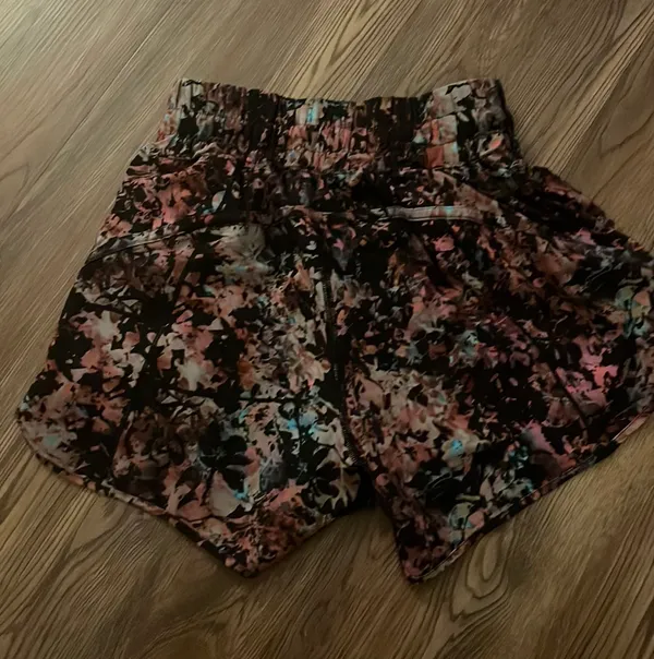 Lululemon Track That Shorts 5” - Image 5