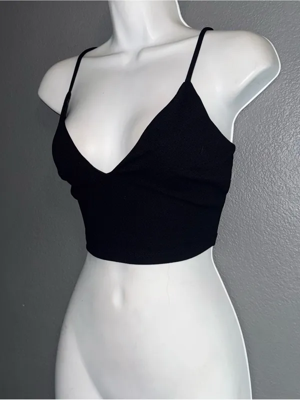 Windsor Deep V Black Spaghetti Strap Crop Top Womens size Small - Image 4
