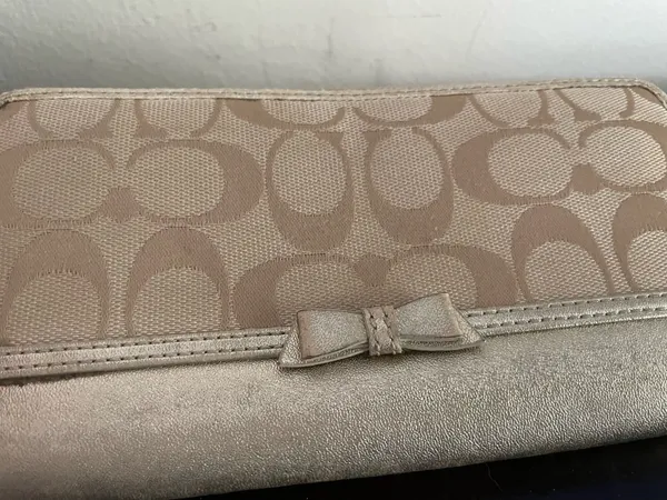 Coach Khaki Wallet - Image 14