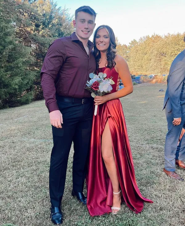 Slit Maroon Dress Red Size 4 - Image 2