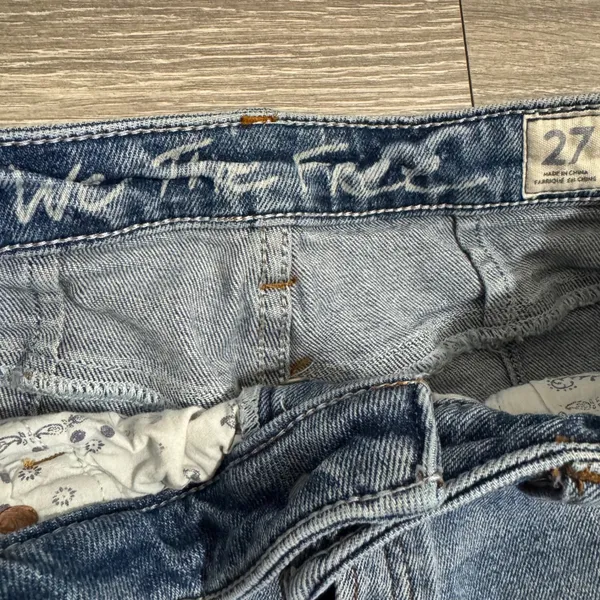 We The Free Free People High Rise Raw Hem‎ Denim Shorts Light Wash Blue Size 27 - Image 3