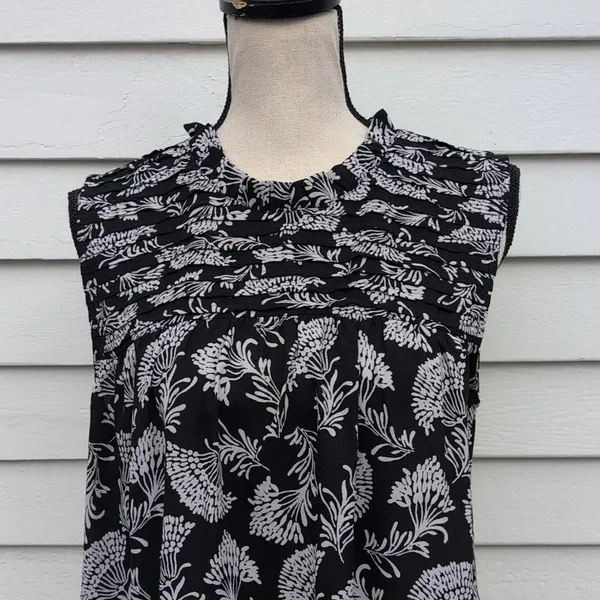 Loft Sleeveless Loose Fit Black and White Floral Top - Image 2