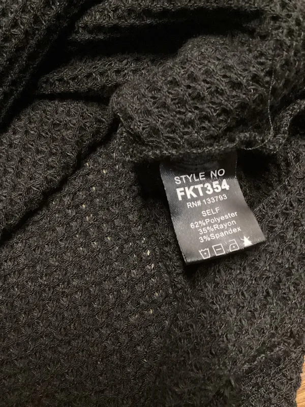 POL Black waffle knit v-neck size Small - Image 10