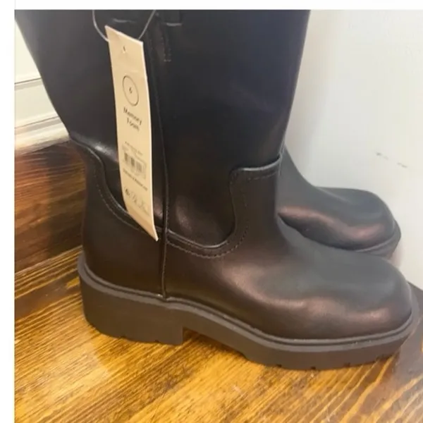 Time And Tru‎ Black Boots Size 6 - Image 2