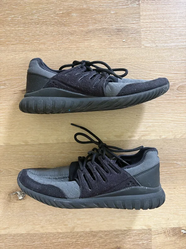 Adidas Black and Grey Athletic Tennis Shoes - Image 3