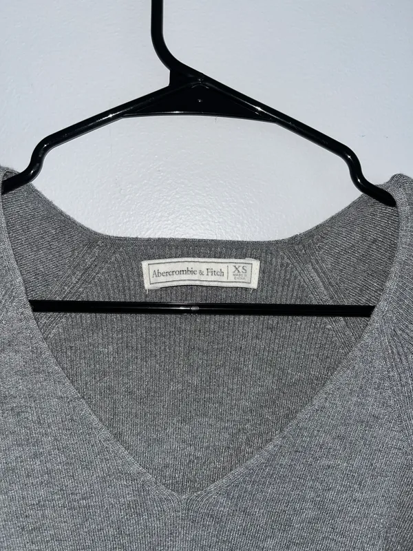 Abercrombie Grey V-Neck Sweater - Image 3