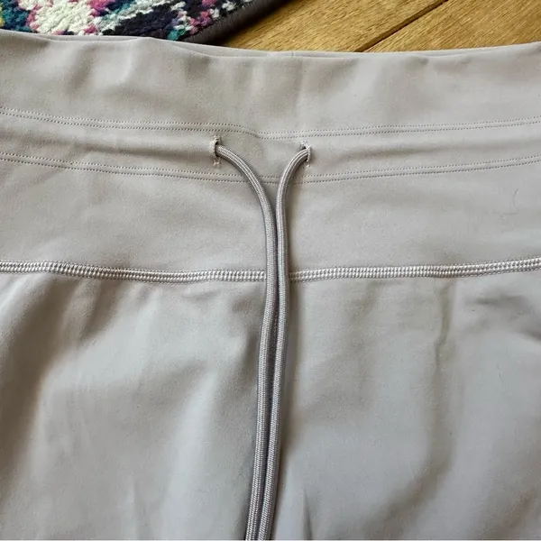 Vuori Daily Leggings Tie Waist Athletic Womens Small 7/8 Length - Image 4