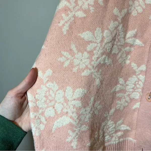 Tangiers Women’s Pink White Floral‎ Vintage Cardigan Medium - Image 6