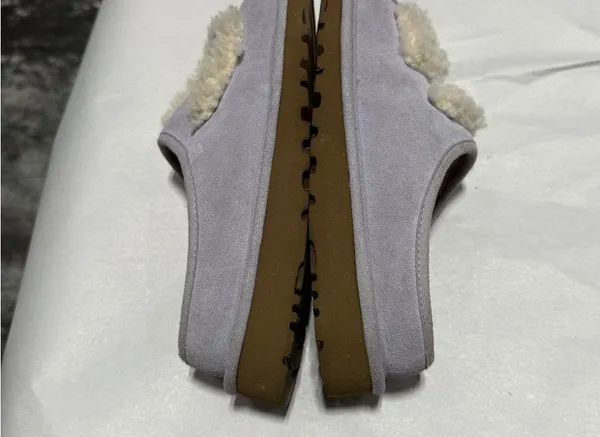 UGG Shearling SLIDE Sz 6 Lilac - Image 5