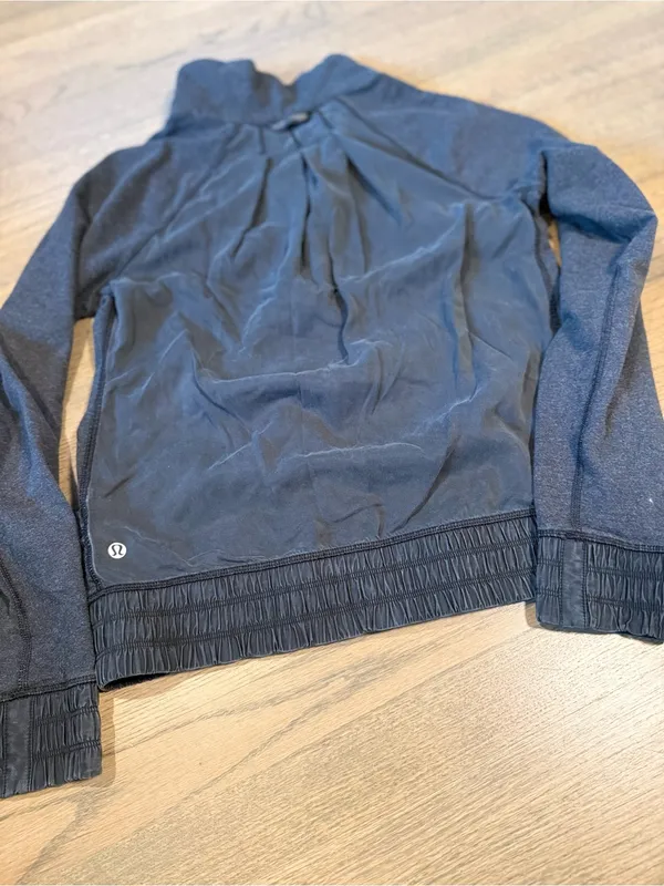 Lululemon Blissed Out Grey Scuba Jacket Size Small to Medium - Image 6