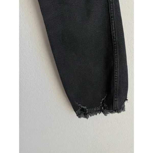 Good American Women's 10/30 Good‎ Curve Straight Leg Jeans Black GCS126T Raw Hem - Image 5