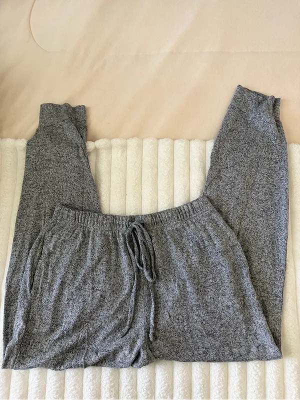 Aerie Cozy Women's Gray Knit Lounge Pants - Image 2