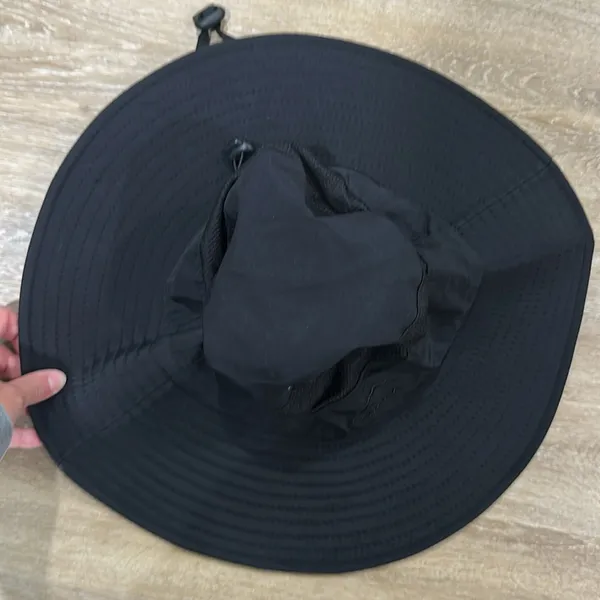 Black Wide Brim Hat - Womens sun hat with air filtering mesh - Image 2