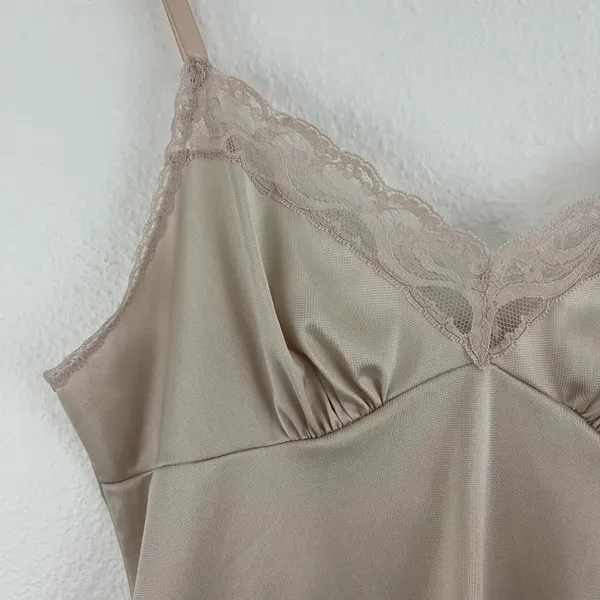 Vanity Fair Vintage Champange Beige Lace Trim Spaghetti Strap Camisole Top - Image 4