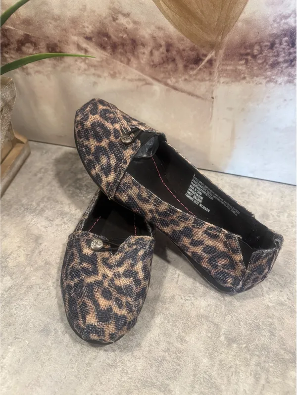 Mad Love Slip-On Brown & Black Leopard Canvas Flats Size 9 - Image 3