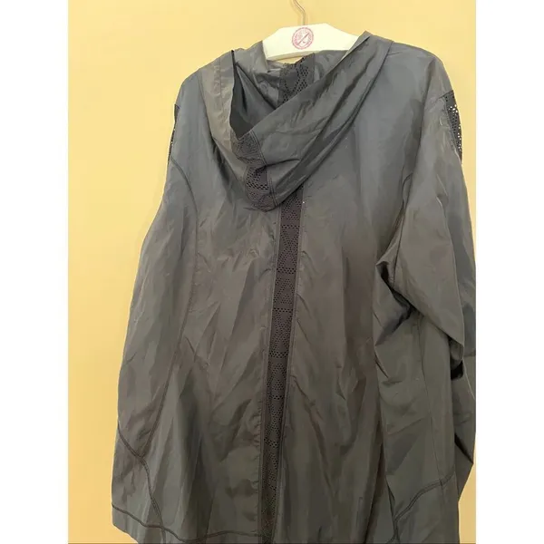Maurices In Motion Black Light Weight Zip Up Top Woman’s Size 2 Stains/Marks - Image 8