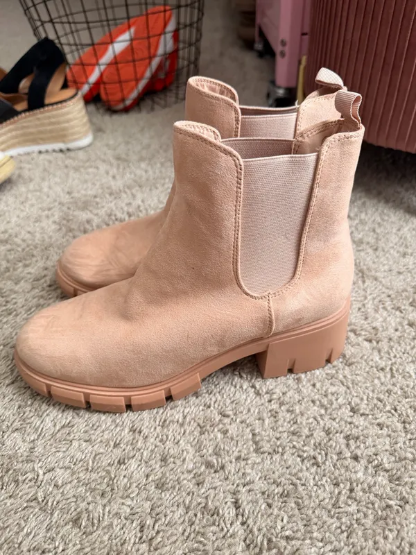 Boots Pink Size 8 - Image 2