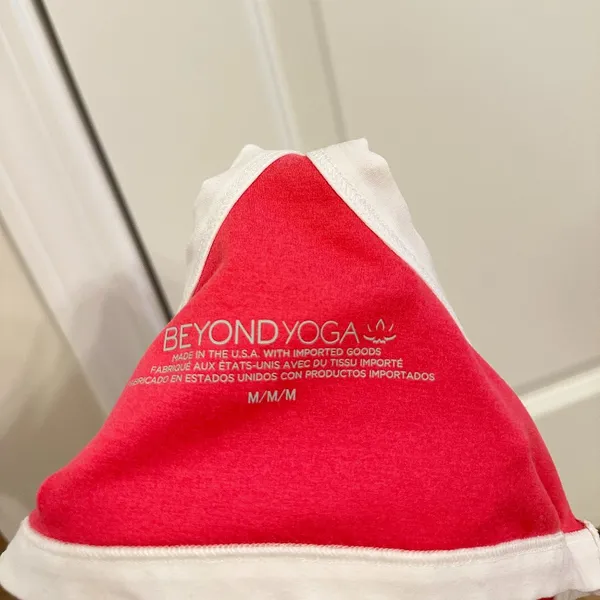 BEYOND YOGA Spacedye Outlines Sports Bra in Pink Size Medium - Image 5