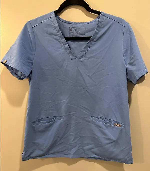 FIGS Casma Three-Pocket Scrub Top Ceil Blue - Image 5