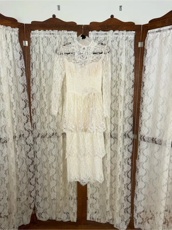 Pretty Vintage 90s Jessica McClintock Tea Length Lace Wedding Dress - Image 3