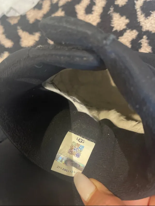 UGG Classic Klamath Mini Waterproof Suede Boot - Image 3
