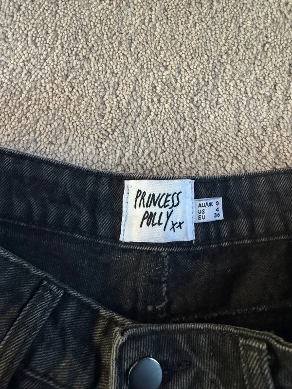 Princess Polly Black Distressed Denim Shorts – Size 4 - Image 4