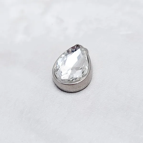 Vintage Pendant Clear Teardrop Shape Gem Set In Silver Tone - Image 3