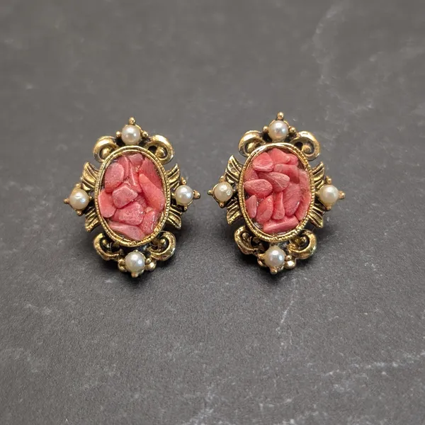 Vintage Clip On Earrings Stunning Regal Coral Tone, Gold Tone, Faux Pearl Oval - Image 2