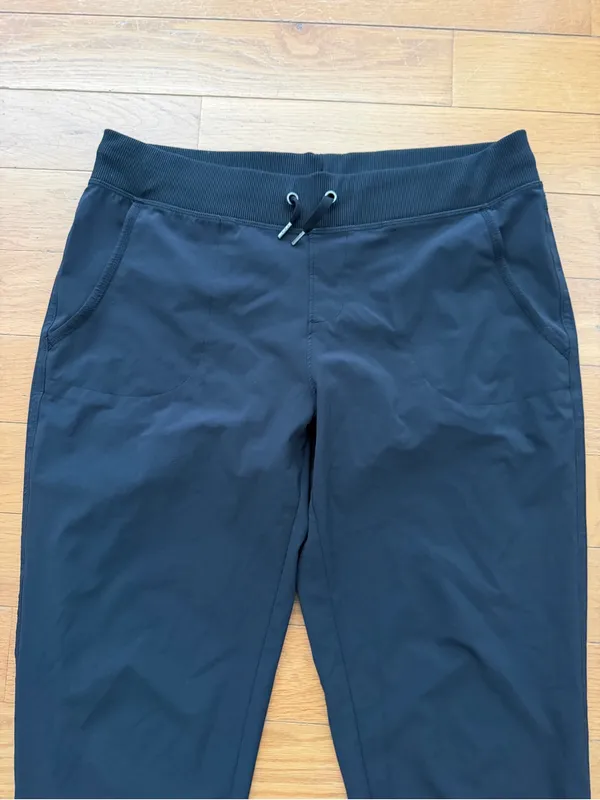 Athleta Black Stretch Joggers Size 8 Gap - Image 3