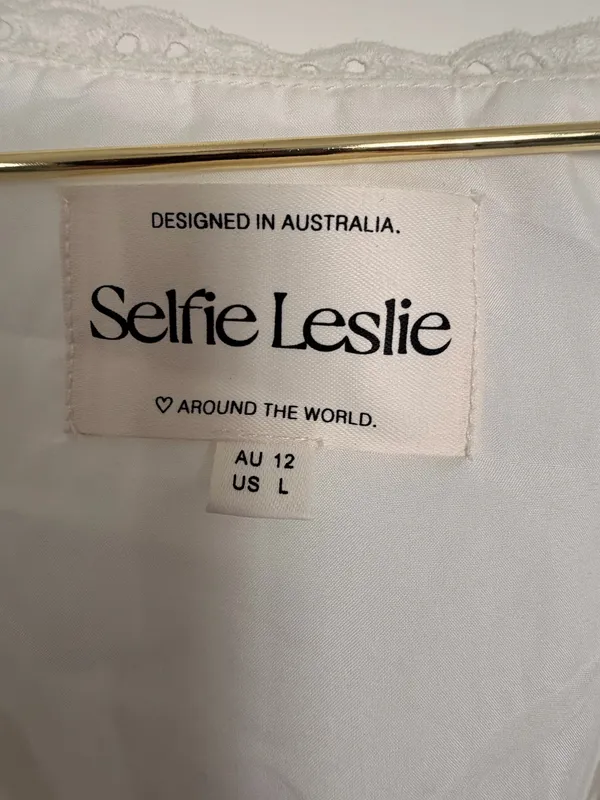 Selfie Leslie Azura Scalloped White Lace Trim Peplum Top - Image 7