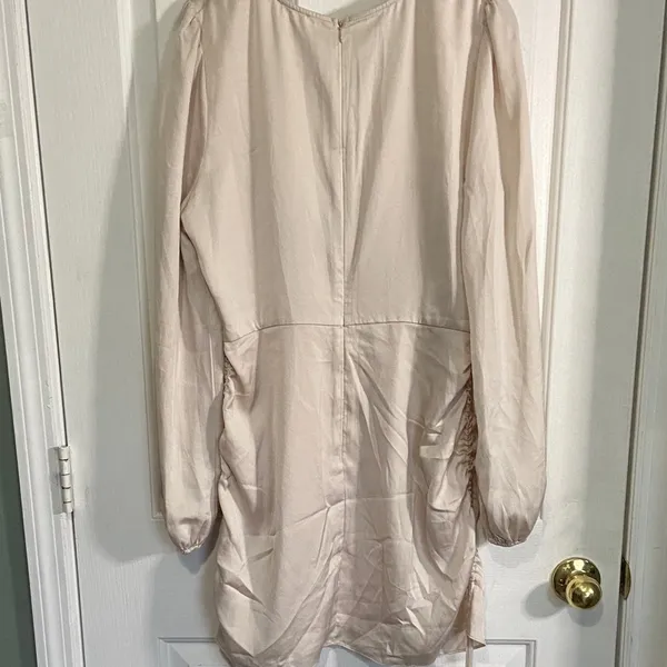 Le Lis Cream Collection Dress - Image 5