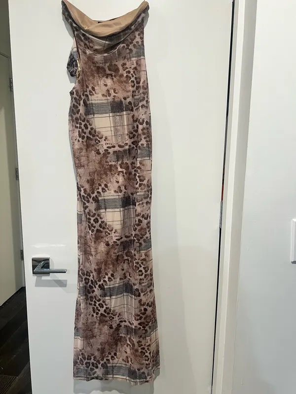 FashioNova Maxi Dress - Image 6