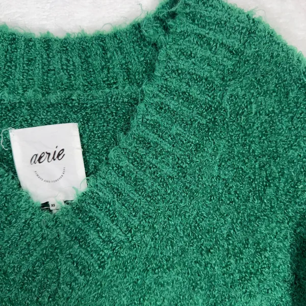 Aerie XS Sweater Green V-Neck Fuzzy Boucle Knit Pullover Relaxed Cozy Winter - Image 5