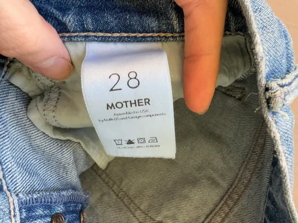 MOTHER Denim The Stunner Jeans - Image 13