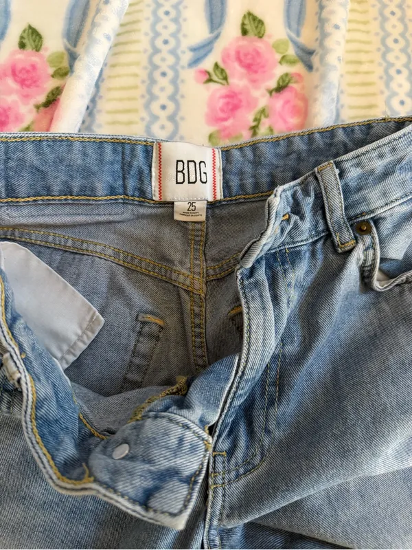 BDG Light Blue High-Rise Women’s Jeans - Image 3