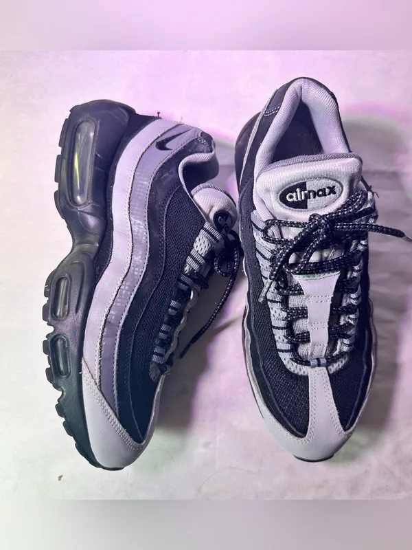 Nike womes 's Black & Gray Mesh Air Max 95 Sneakers - Image 7