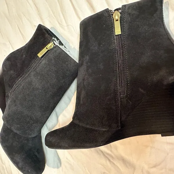 Black Suede Ankle Boots Size 7.5 - Image 7