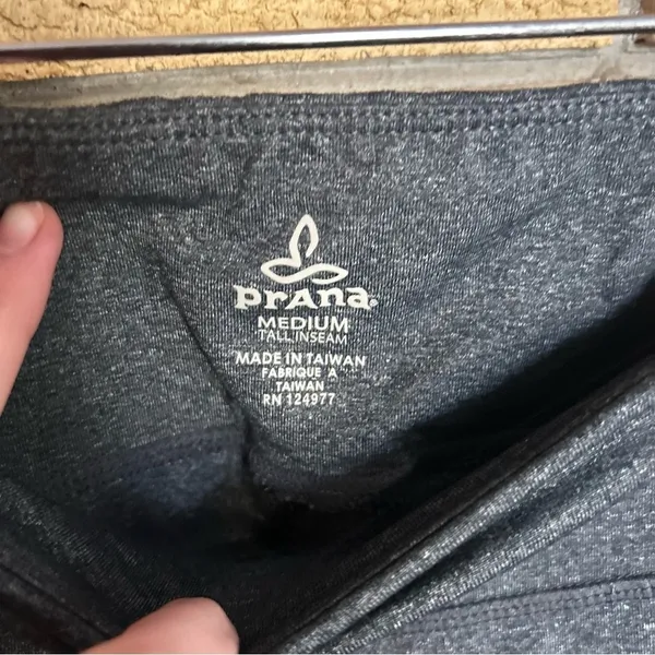Prana Julia Straight Leg Yoga Pants Short Inseam Women’s Size Medium Dark Grey - Image 4