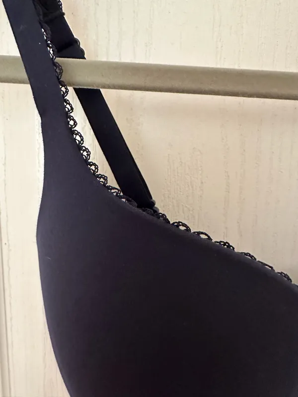 Victoria Sport Victoria's Secret Woman’s Push Up Bra Navy Padded Bra, Sz 32DD - Image 3