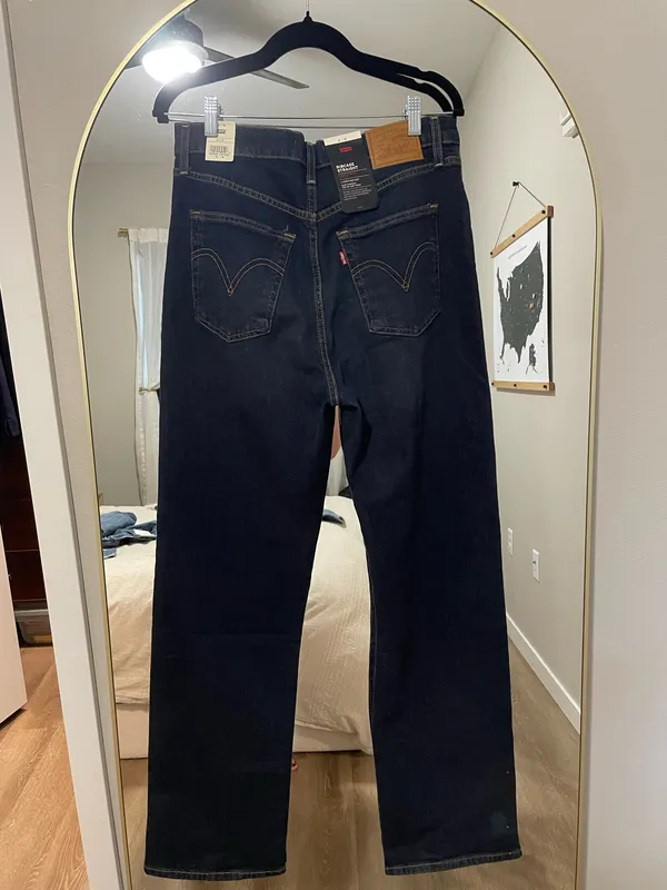 Levi's Women's Ribcage Straight Leg Jean- NWT Size 31 - Image 3