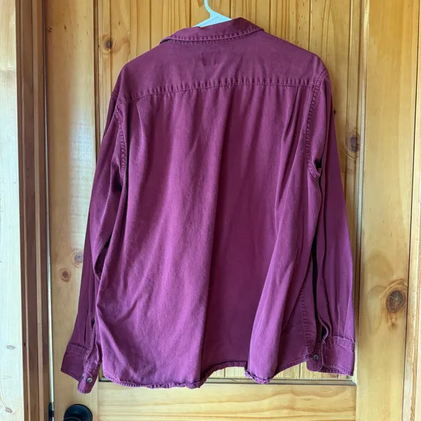 Men's Wrangler Premium Quality Size X-Large Vintage Red Long Sleeve Button Down - Image 2