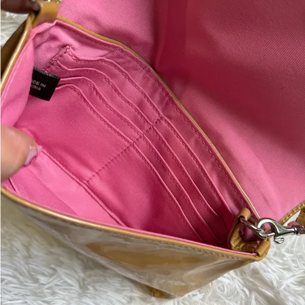 y2k COACH Patent Leather Wristlet Mini Purse - Image 4