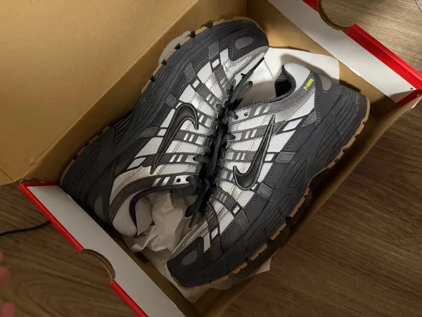 Nike Gray Size 10.5 - Image 2