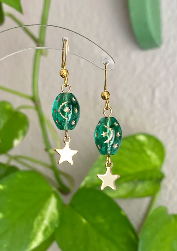 boho vintage fairy whimsical style quality Czech glass moon/star beads dangle earrings🌝🌠💚⭐️ - Image 7