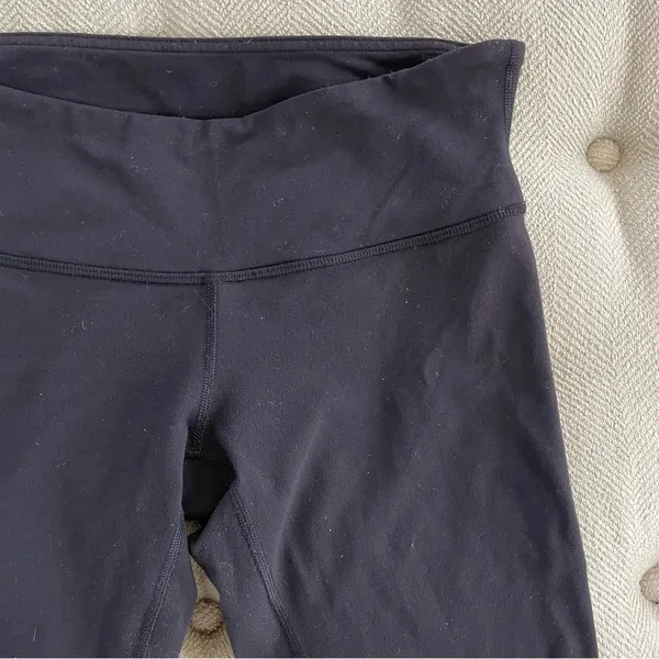 Lululemon Wunder Under Crop Black Leggings 6 22.5” Inseam - Image 5
