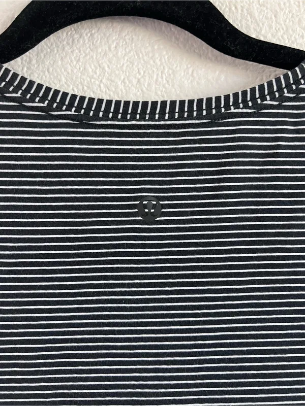 Lululemon Love Crew Short Sleeve T-Shirt Black White Small - Image 5