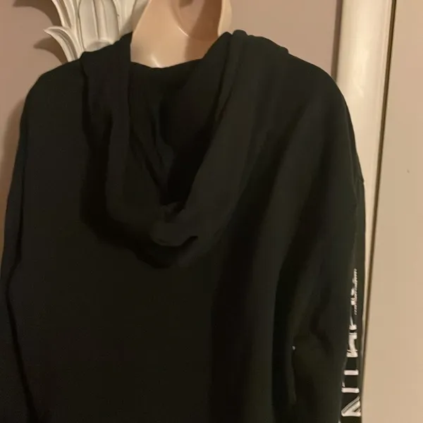 Cropped Black‎ Panther Hoodie XL - Image 4
